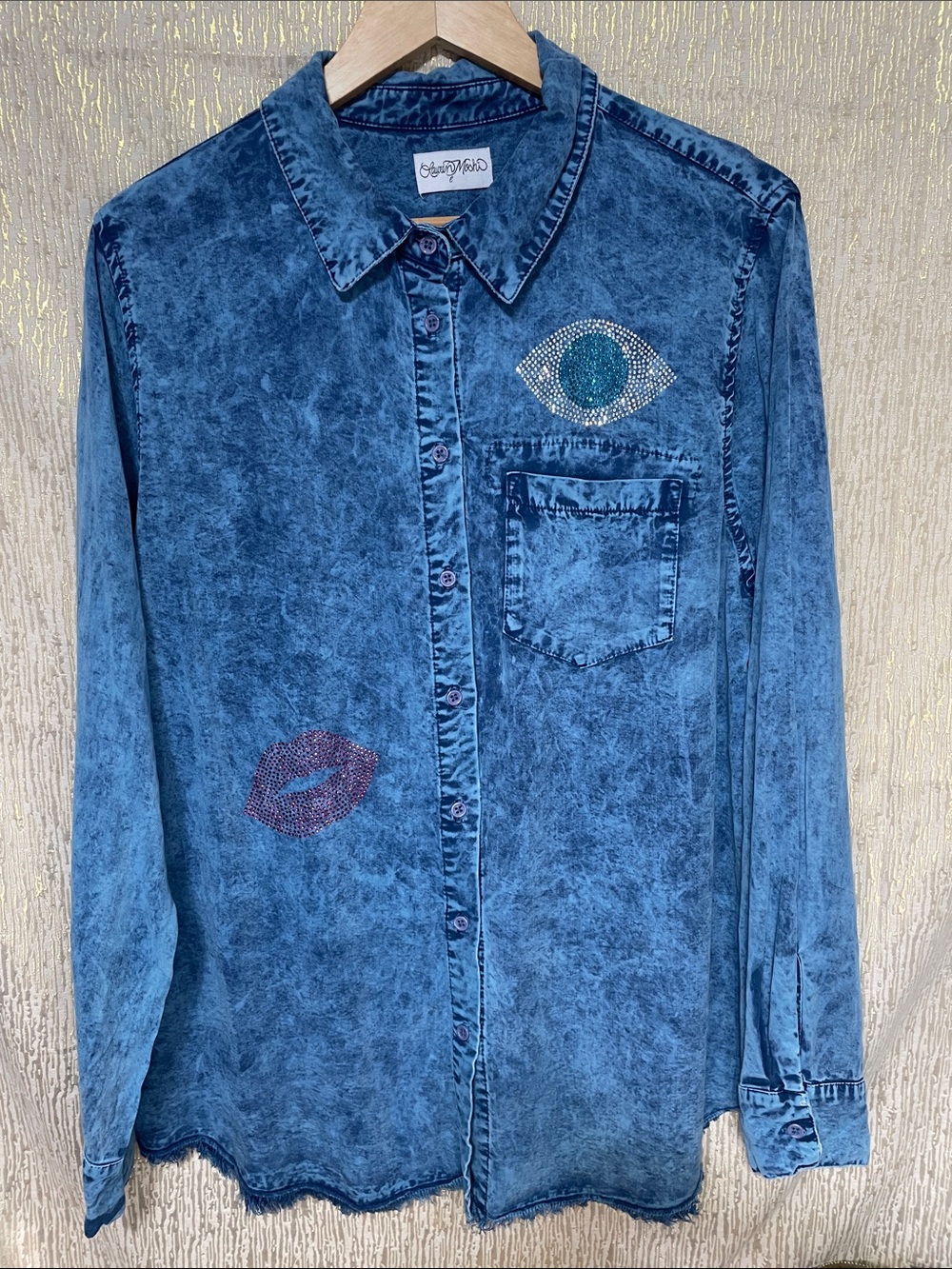 Lauren Moshi Blue Denim Button‑Down Shirt with Sequin Embellished Eye & Lip Sz L